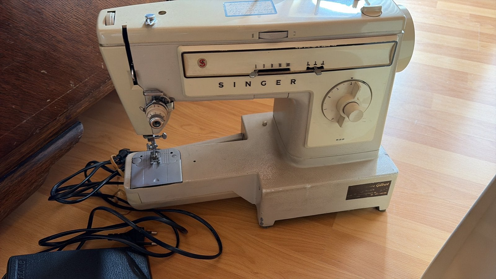 Singer naaimachine - Model 622   bijhorend Singer voetpedaal, Hobby en Vrije tijd, Naaimachines en Toebehoren, Ophalen, Zo goed als nieuw