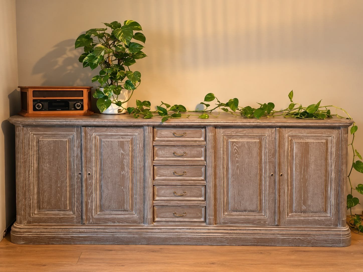 Grote landelijke dressoirkast / buffetkast – eikenfineer – 5, Tuin en Terras, Ophalen