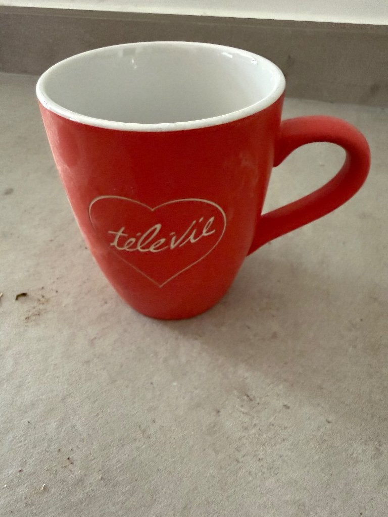 Tasse Télévie rouge, Enlèvement ou Envoi, Neuf, Tasse(s) et/ou soucoupe(s)