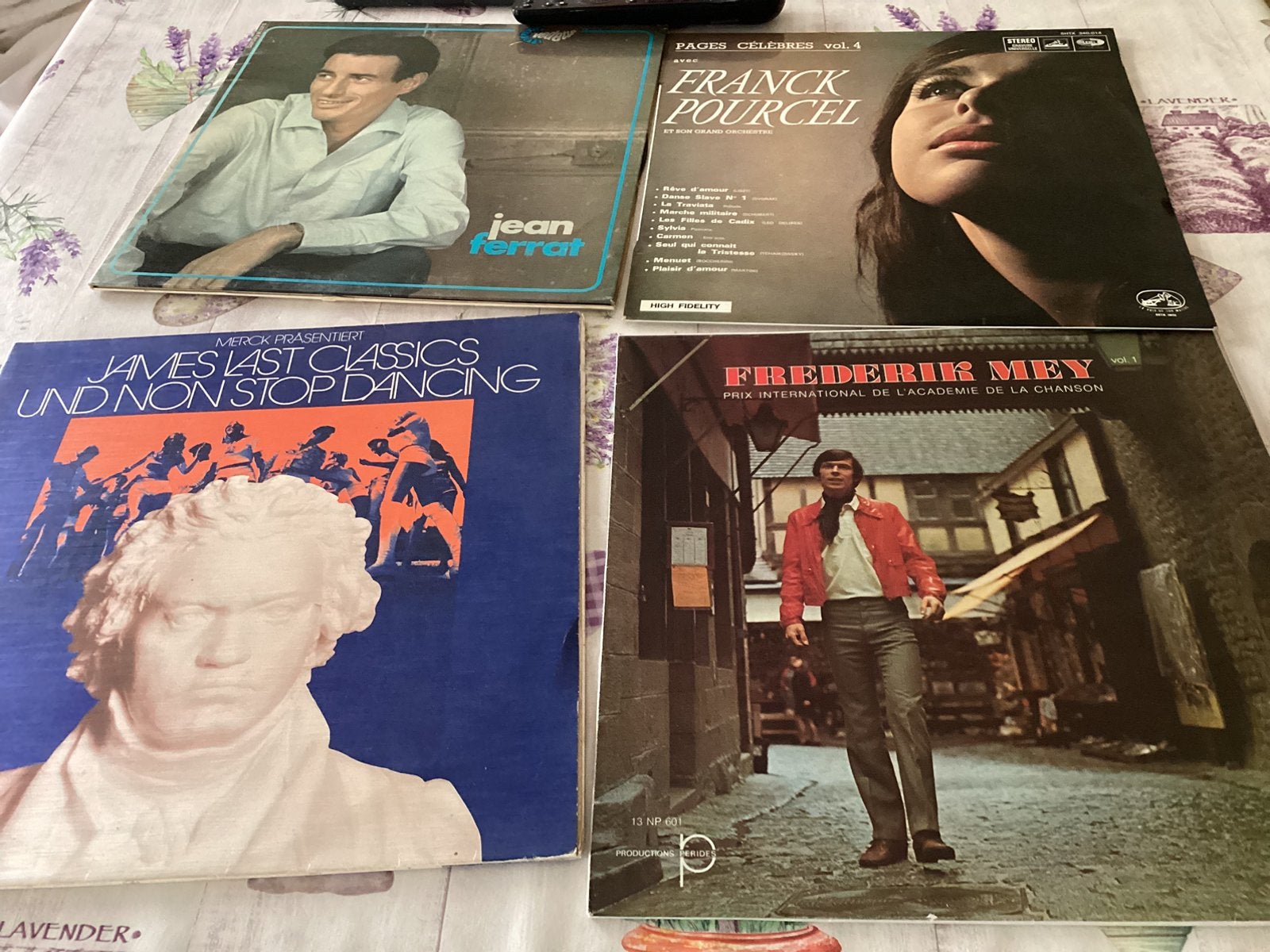 Le lot de 63 disques vinyles, Enlèvement, Comme neuf