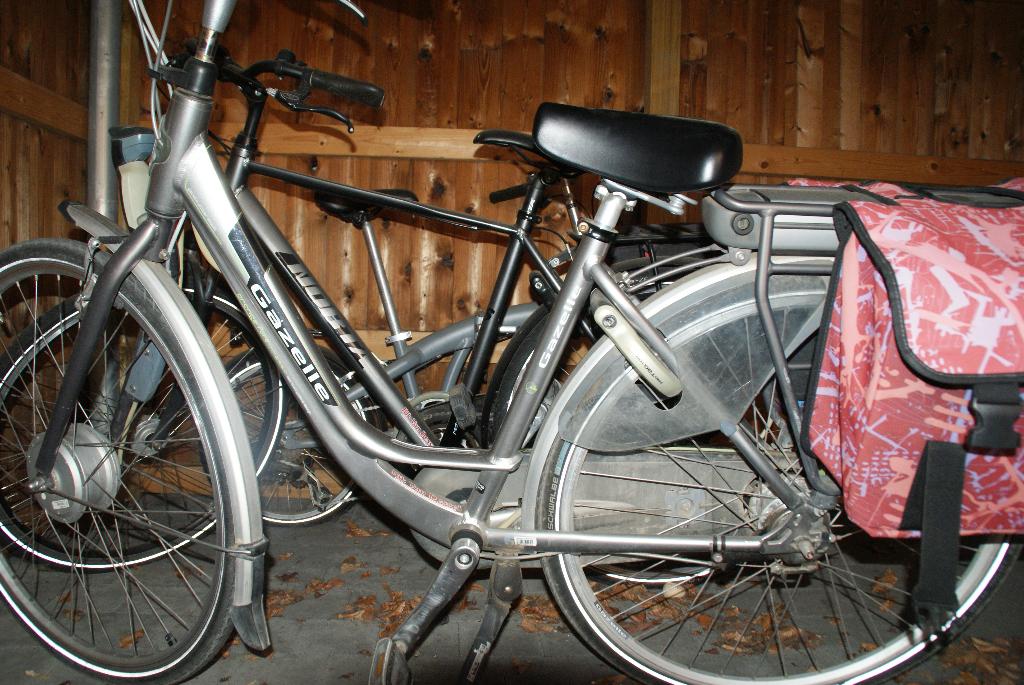 elektrische fiets met fietstassen, Ophalen, Gebruikt, Velgrem, 47 tot 50 cm