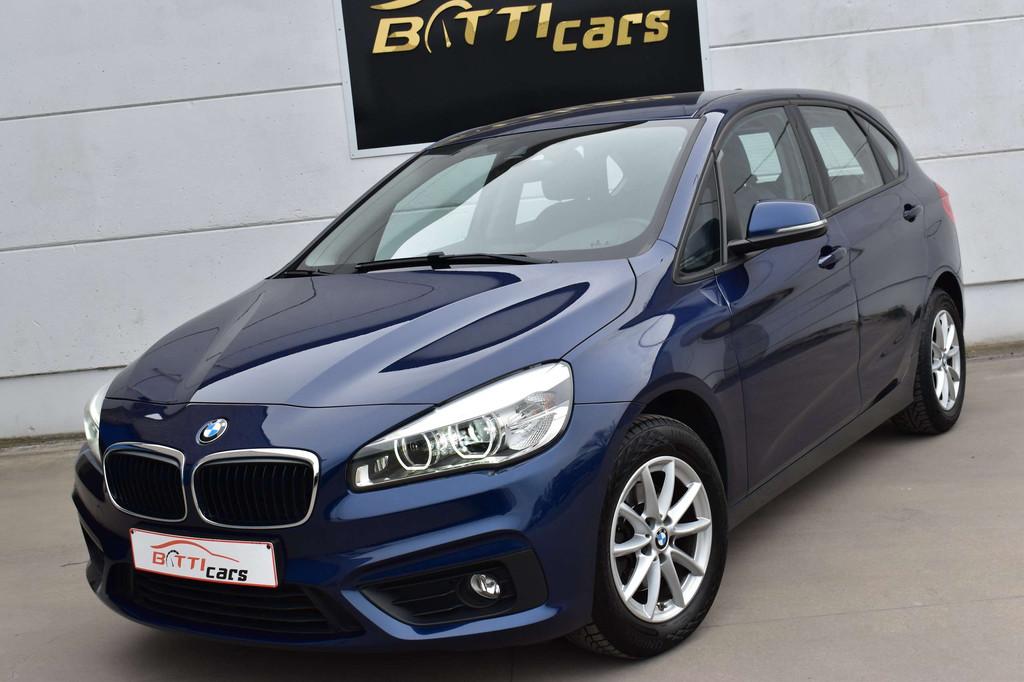 BMW 2 Serie 218 1.5i AT* Leder* 2-zone Airco* PDC V&A* 17" v, Auto's, BMW, Gebruikt, 1415 kg, Leder, Bedrijf