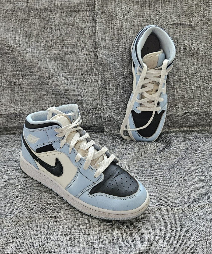 Iconische Air Jordan 1 Mid UNC Black Toe in maat EU 38., Overige kleuren, Air Jordan, Ophalen of Verzenden, Zo goed als nieuw