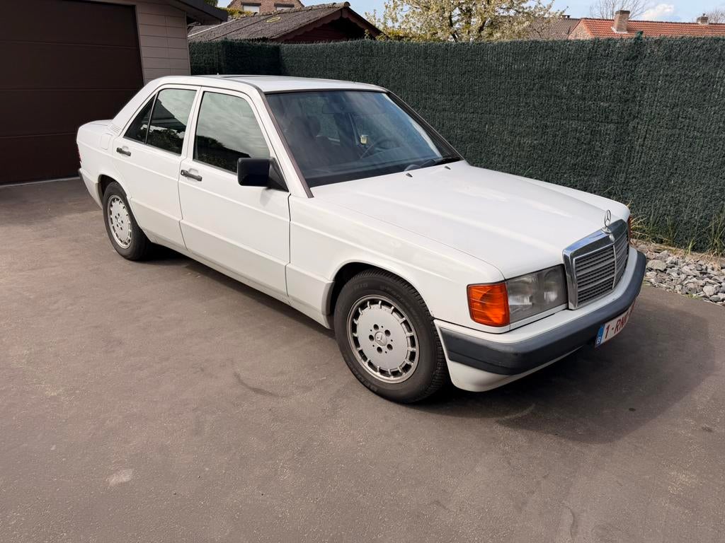 Mercedes 190d blanco gekeurd, Série 190, Boîte manuelle, Noir, 5 portes