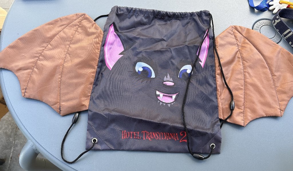 Sac à dos Bat Wing officiel de l'hôtel Transylvania 2., Enlèvement ou Envoi, Neuf, Sac, Valise ou Pochette