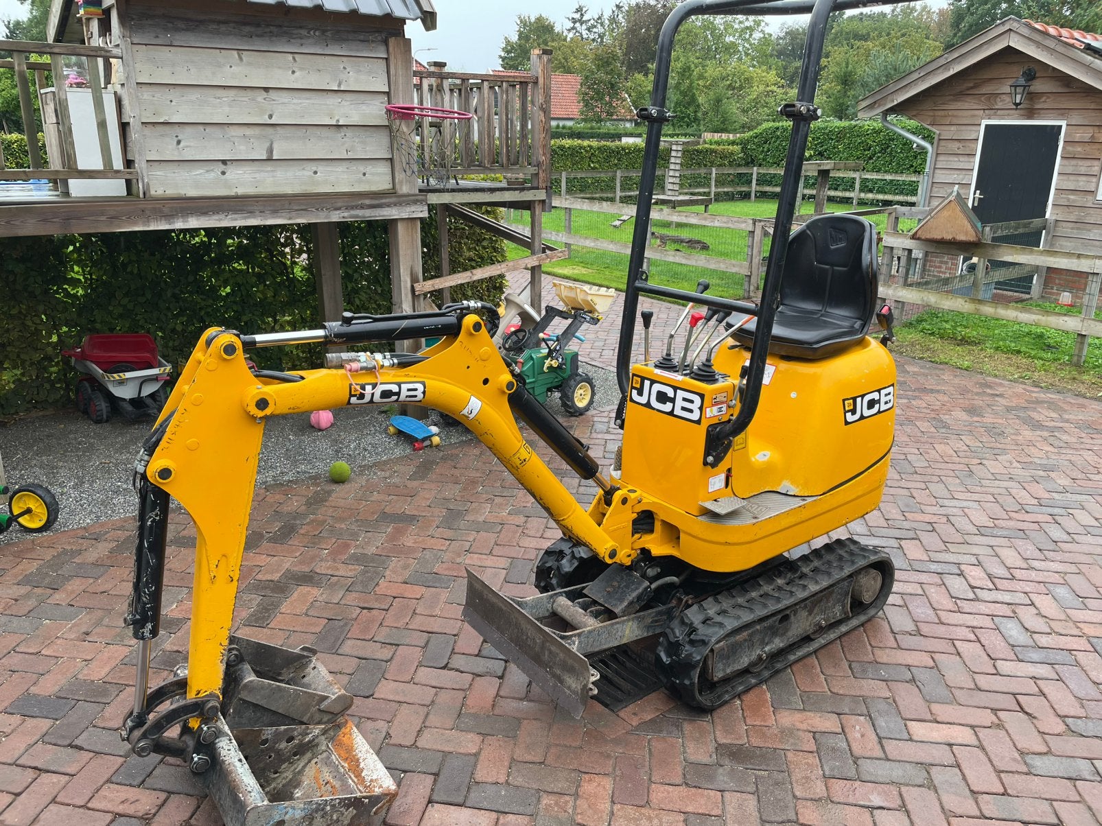 JCB 8008 | 2016 | 1200 heures, très bon état, privé, Articles professionnels, Enlèvement, Excavatrice
