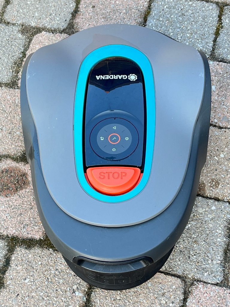 Robot Grasmaaier Gardena + garage + ALLE benodigdheden, Tuin en Terras, Robotmaaiers, Ophalen, Bestuurbaar via app