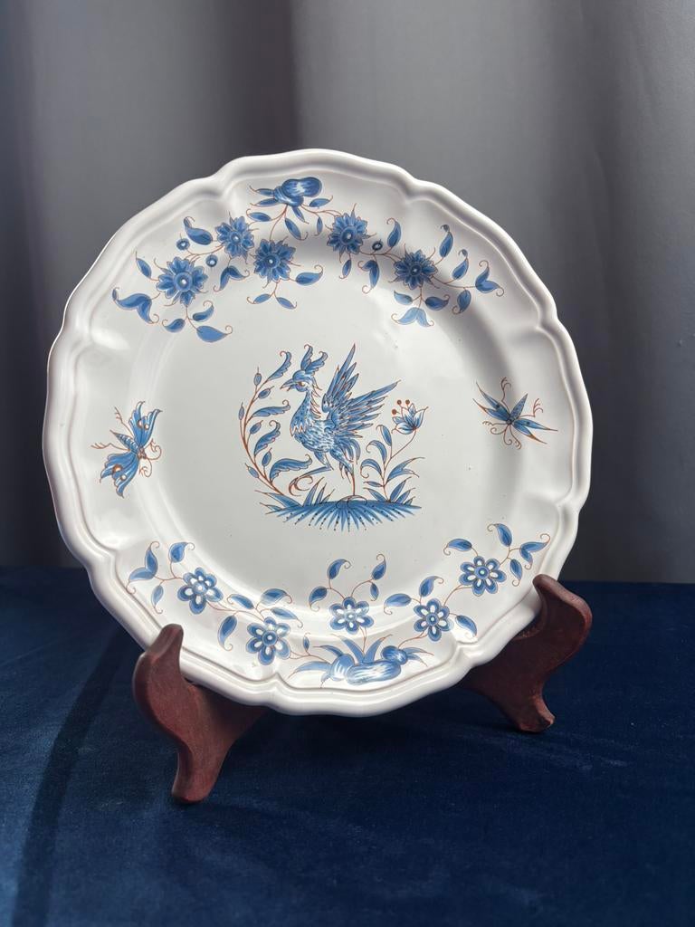 Assiette décorative Au Vieux Moustiers — Faïence française, Antiquités & Art, Enlèvement ou Envoi