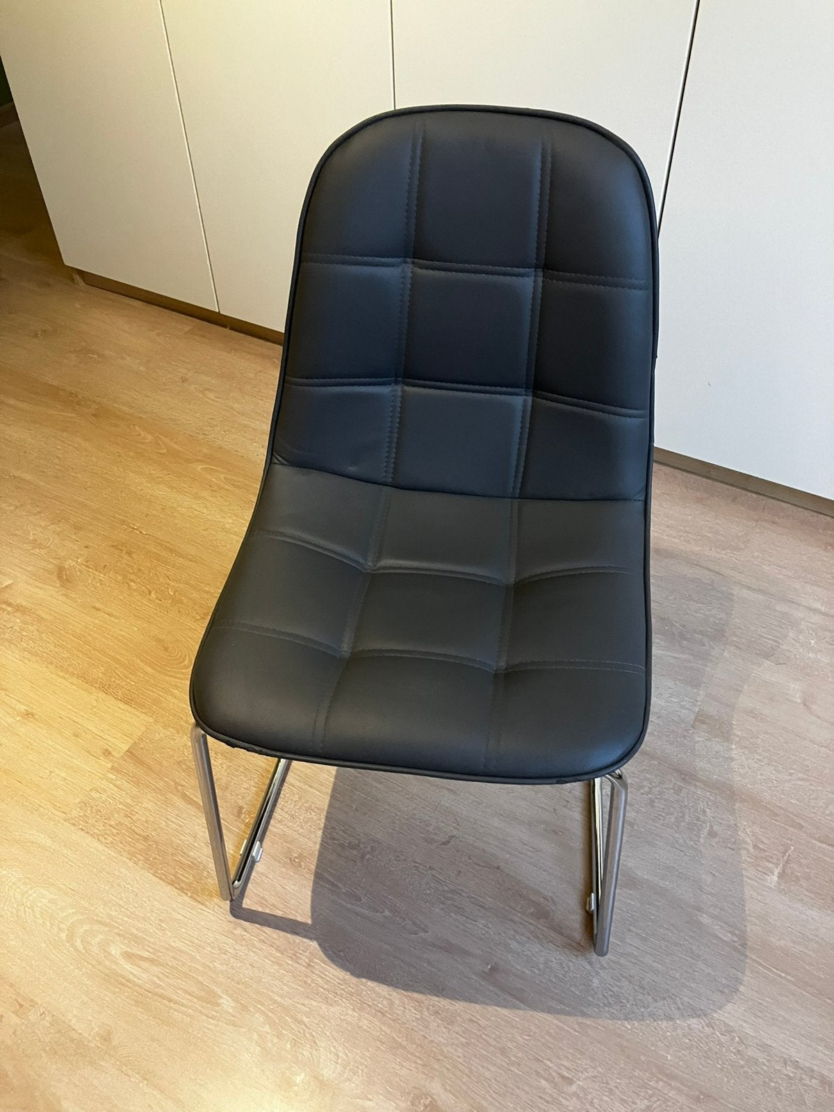 Gratis ! Grijze stoel, Huis en Inrichting, Ophalen, Gebruikt, Grijs, Eén