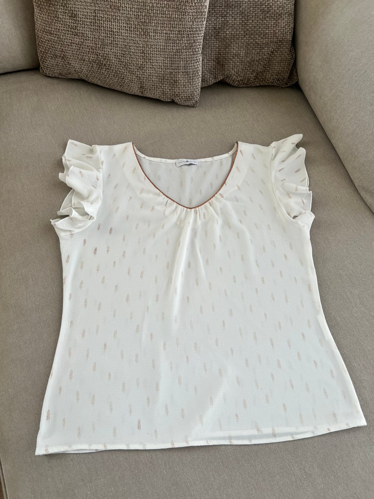 Top blanc CACHE CACHE avec détails rose poudré taille M, Sans manches, Taille 38/40 (M), Enlèvement ou Envoi, Comme neuf