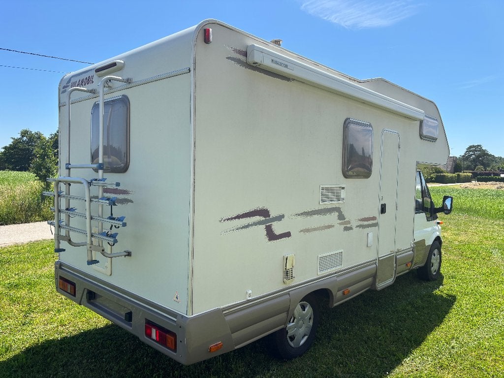 Spacieux Ford Transit Rimor 2.4DTCI avec seulement 92 000 km, Siège standard, Boîte manuelle, Ford, 5 à 6 mètres