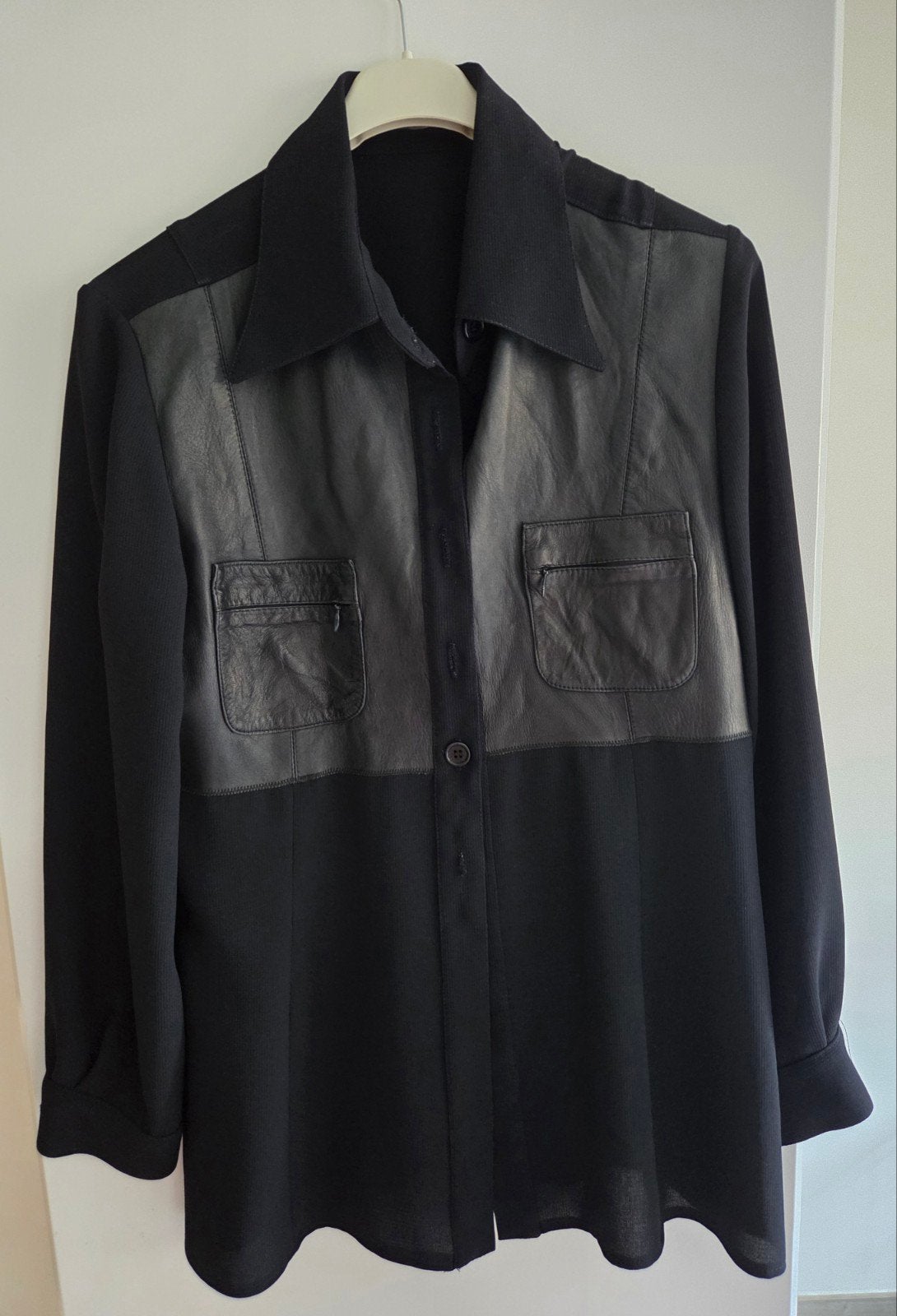 Hemd donkerblauw voorkant leder, Kleding | Dames, Blauw, Zo goed als nieuw, Absolu, Ophalen