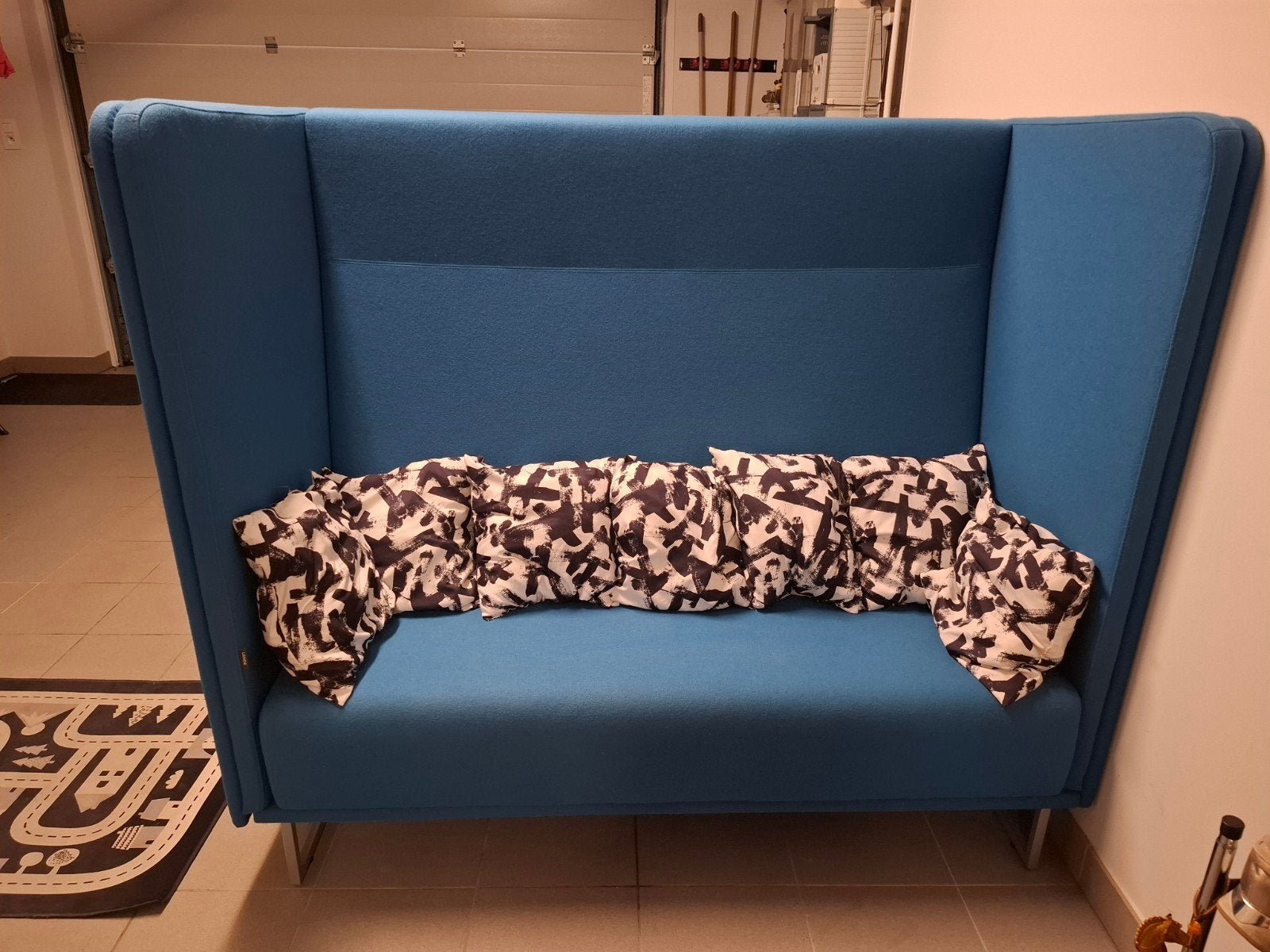 Lande - Akoestische bank / zitbank / zetel - blauw vilt, Huis en Inrichting, Ophalen, Zo goed als nieuw, 75 tot 100 cm, 125 cm of meer