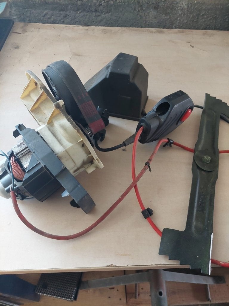 MOTOR VAN ELEC GRASMAAIER, Ophalen, Gebruikt
