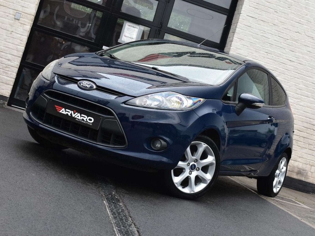 Ford Fiesta 1.4i Champions Edition / Airco / Verw Zetels / g, Autos, Euro 5, Electronic Stability Program (ESP), Entreprise, Noir