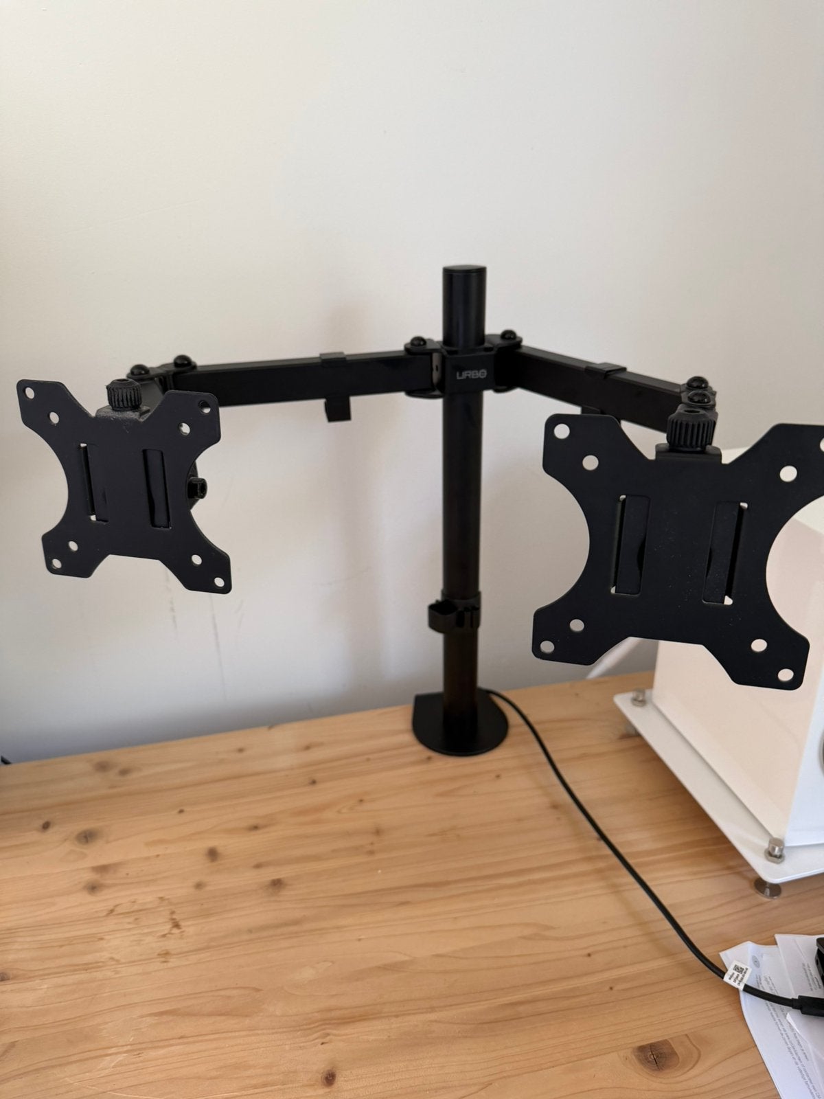 Urbo Diever Dual Monitor Arm, Computers en Software, Ophalen, Zo goed als nieuw