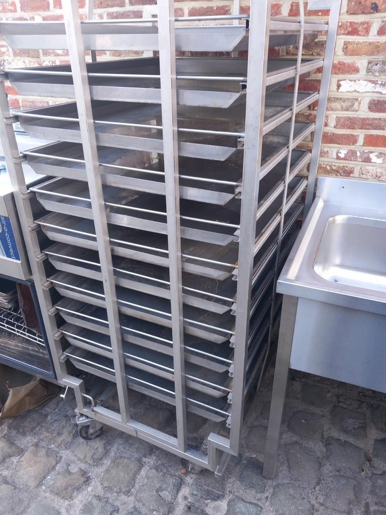 Inox stapelrek op wielen, Enlèvement