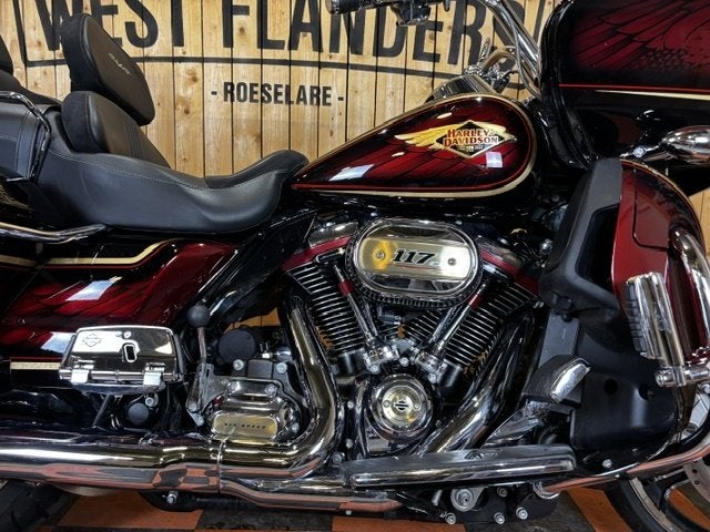 Harley-Davidson CVO Road Glide Limited Anniversary Edition, 1923 cm³, Customerservices@harley‑davidson.com, 3700 West Juneau Avenue
WI 53208  Milwaukee, US