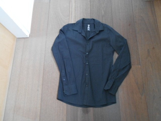 zwart hemd WE jongen 13/14 jaar prima staat, Kinderen en Baby's, Kinderkleding | Maat 158, Gebruikt, WE, Overhemd of Blouse, Ophalen of Verzenden