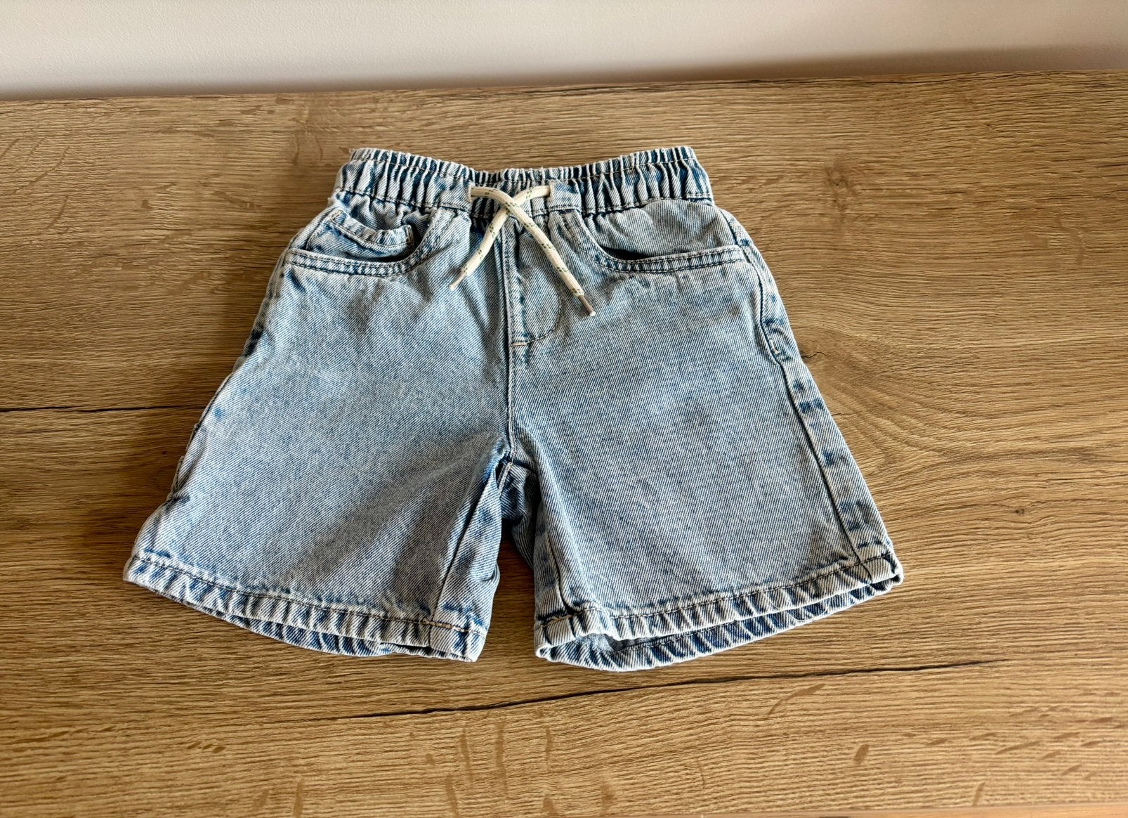 3 shortjes maat 98, Kinderen en Baby's, Kinderkleding | Maat 98, Ophalen, Gebruikt