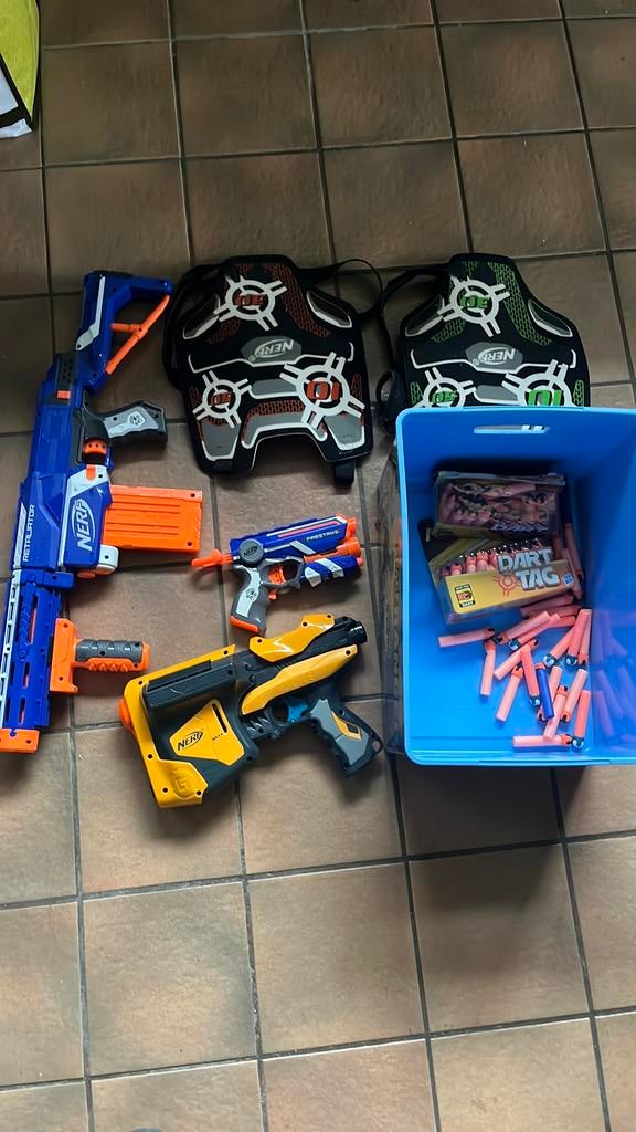 Nerf pakket, Enfants & Bébés, Jouets | Extérieur | Jeu d'action, Comme neuf, Enlèvement
