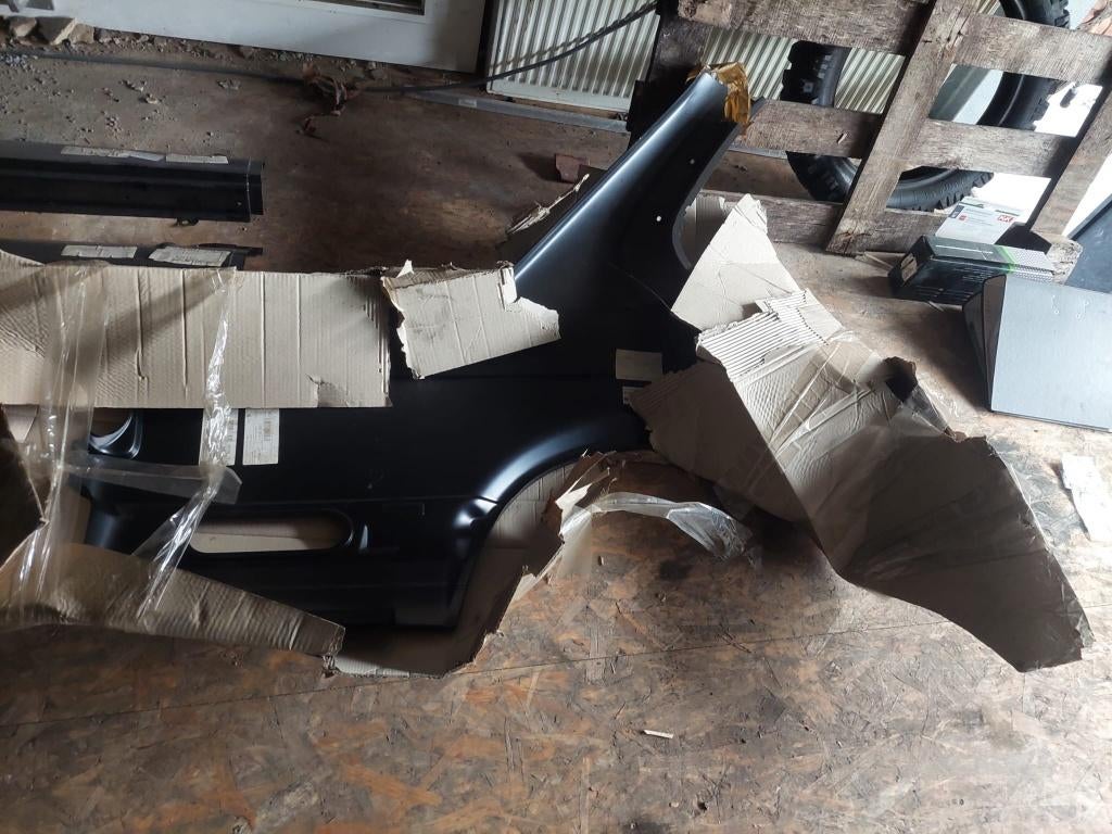 carrosserie onderdelen BMW e30, Auto-onderdelen, Ophalen, Nieuw, Spatbord, BMW
