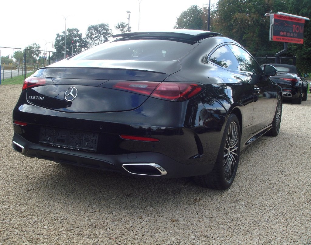 MERCEDES CLE 200 AMG LINE * PANO * BURMESTER * 360 *, Auto's, Achterwielaandrijving, 4 cilinders, 149 g/km, Zwart