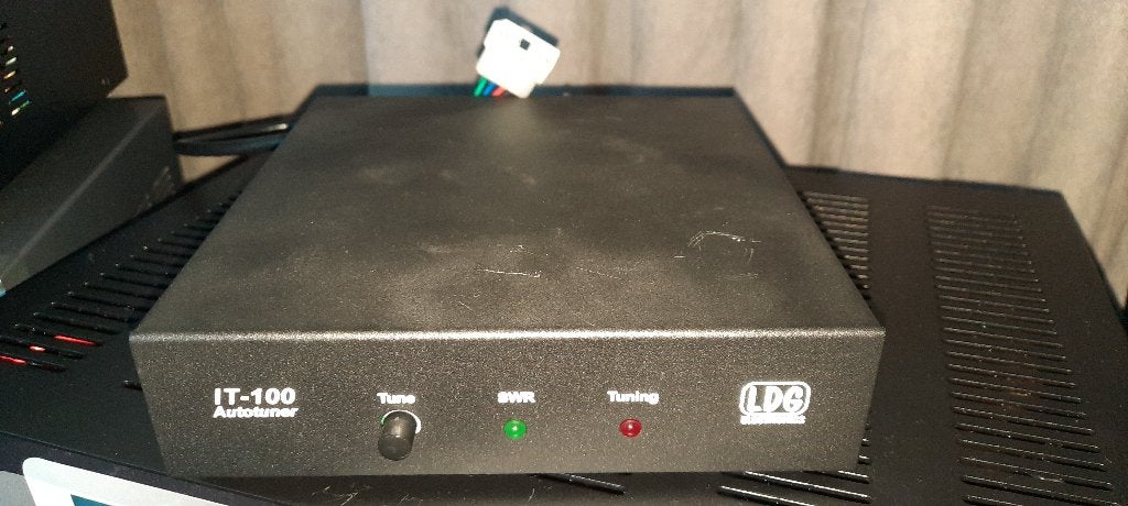 LDG IT 100 AUTOMATIC TUNER, Telecommunicatie, Zenders en Ontvangers, Ophalen of Verzenden, Zo goed als nieuw, Zender en Ontvanger