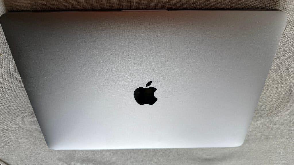MacBook Pro M1 13" 8GB 512GB SSD - Zeer nette staat, Qwerty, 512 GB, Utilisé, 2 à 3 Ghz
