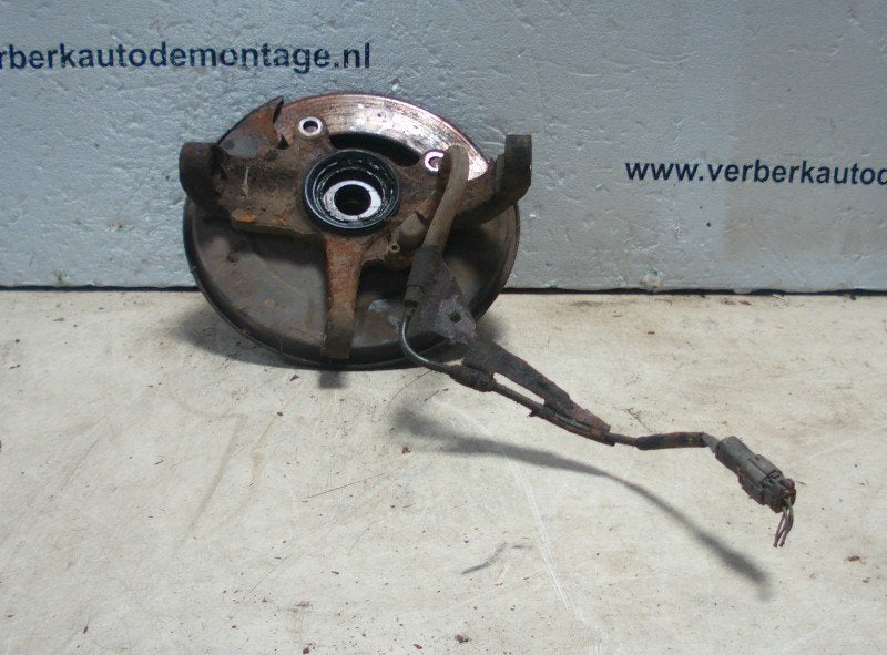 FUSEE LINKS VOOR Opel Frontera (6B) (01-1998/07-2004), Gebruikt, Opel, Opel Automobile GmbH, Kontakt-opel@opel.com