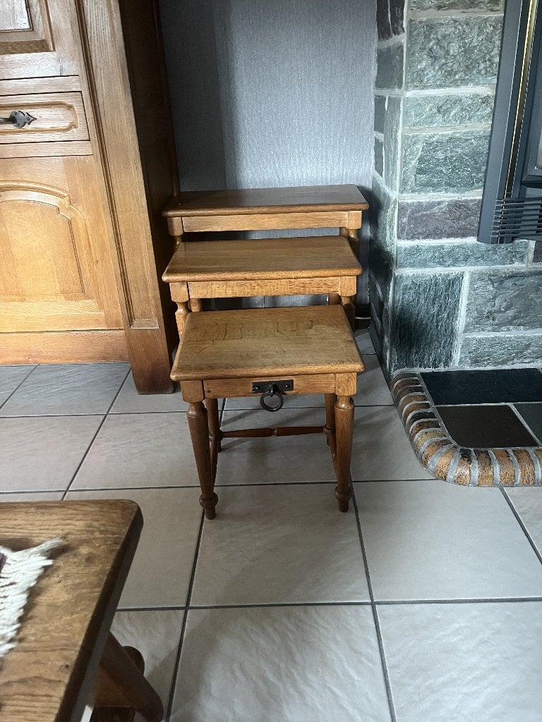 bijzet tafels, Minder dan 55 cm, Gebruikt, Rechthoekig, Hout