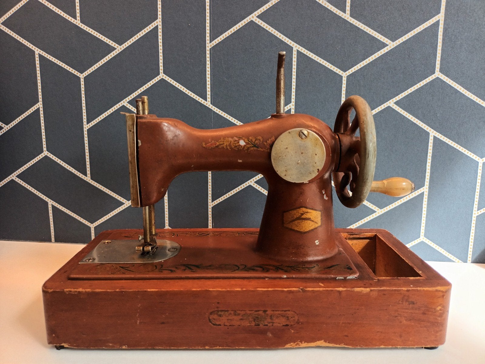 Retro mini naaimachine, handmatig te bedienen, Antiek en Kunst, Antiek | Naaimachines, Ophalen