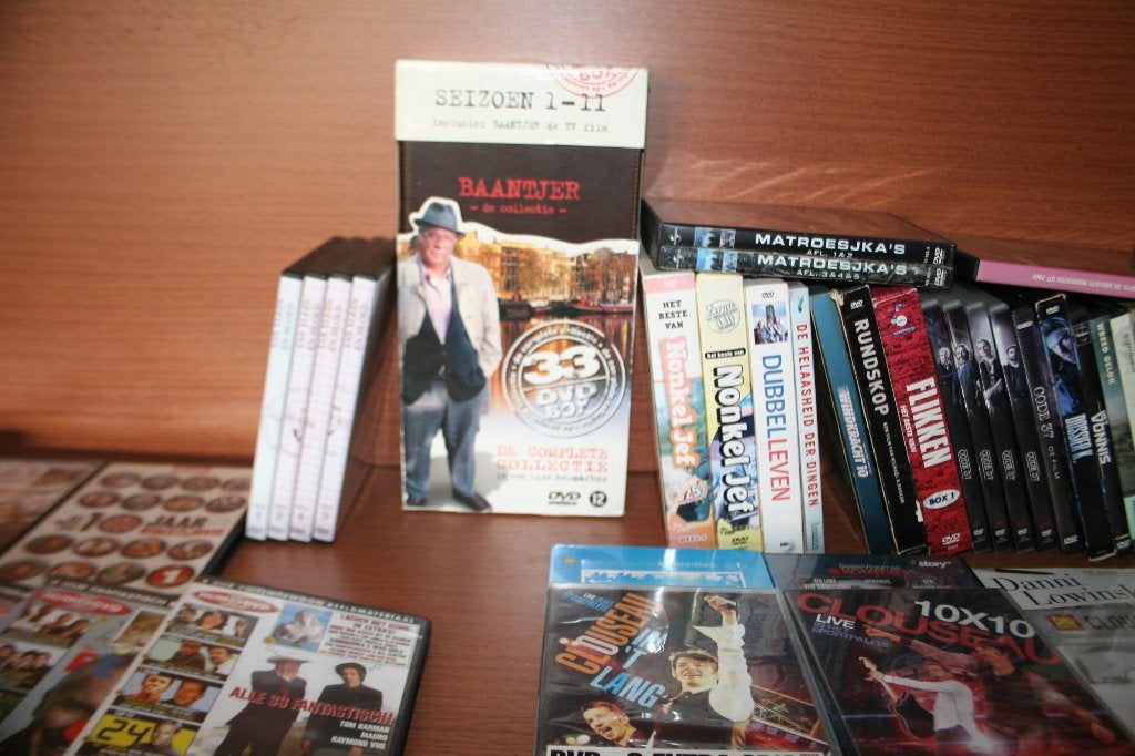 Nederlandstalige vlaamse dvd baantjer humo clouseau, Cd's en Dvd's, Ophalen, Extra's