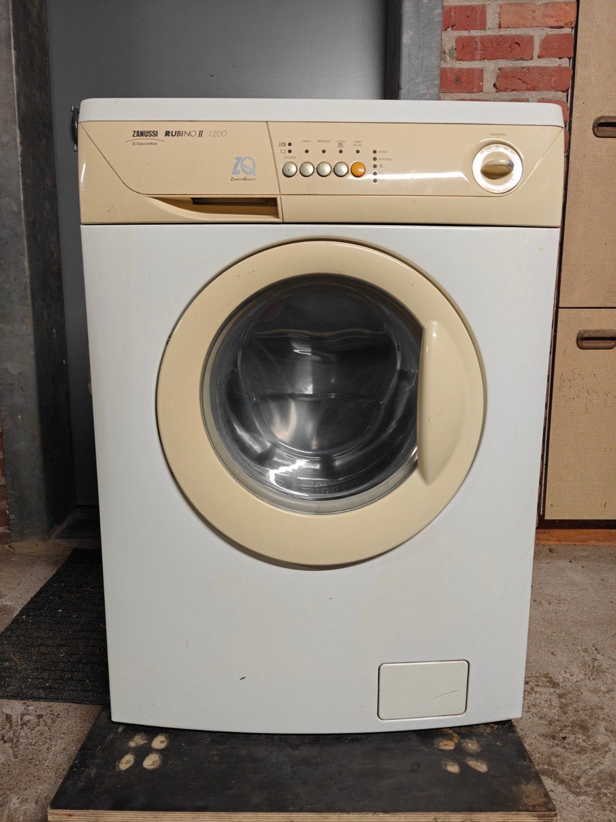 Wasmachine Zanussi Rubino II - perfecte staat !, 6 tot 8 kg, Ophalen, Zo goed als nieuw, Voorlader
