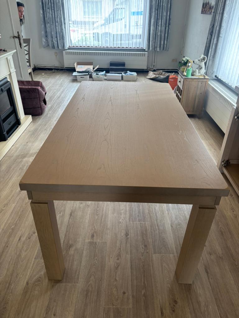 Mooie degelijke eiken eetkamertafel met stoelen, Ophalen, Zo goed als nieuw