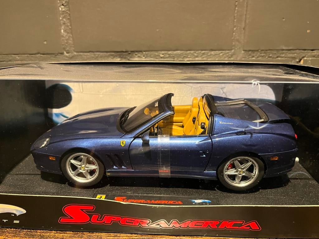 Hotwheels Elite Ferrari Superamerica, Ophalen, Zo goed als nieuw