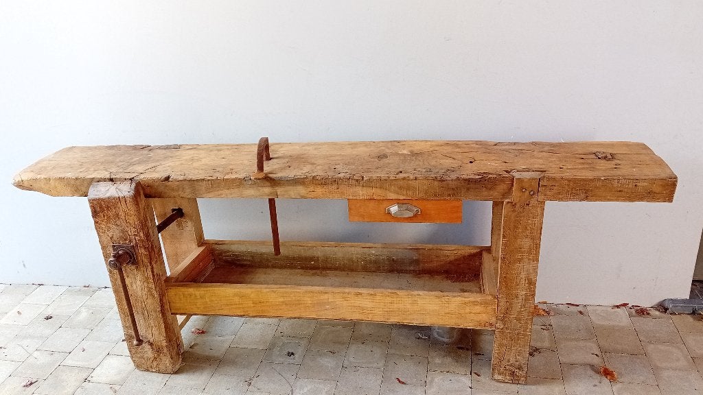 Stevige, strakke en mooi verweerde werkbank, Ophalen, Zo goed als nieuw, Minder dan 70 cm, Bankschroef