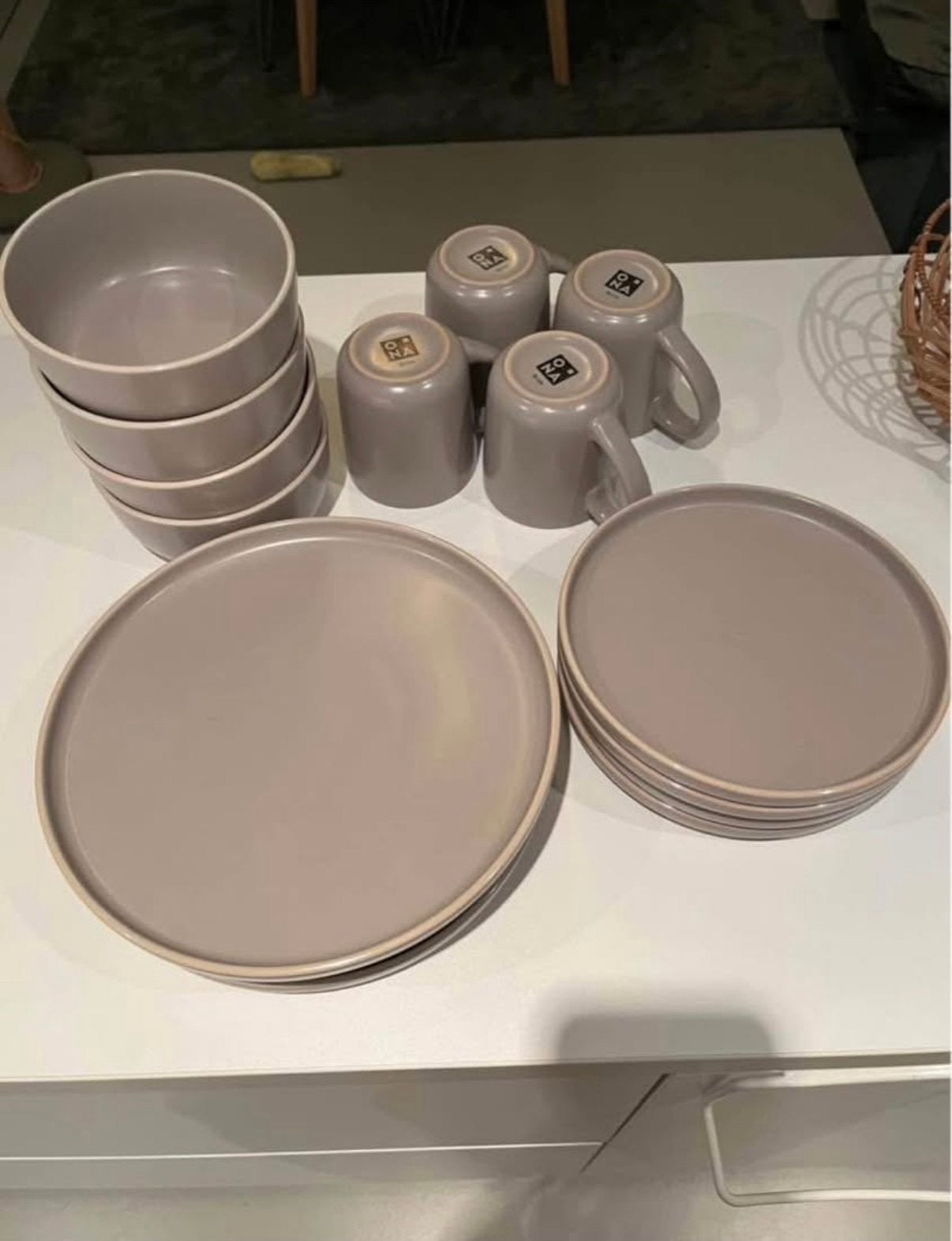 16 delig servies Ona, Hobby en Vrije tijd, Taarten en Cupcakes maken, Ophalen, Zo goed als nieuw