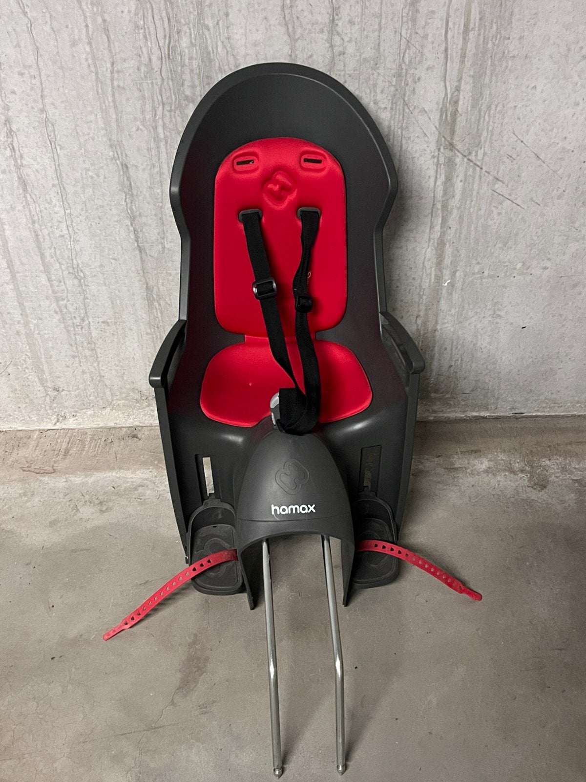 Siège vélo enfant Hamax Buddy – Fixation cadre (sans boitier, Enlèvement, Comme neuf, Repose-pieds