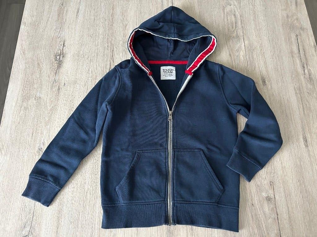 Donkerblauw vest maat 134, Enfants & Bébés, Garçon, C&A, Enlèvement ou Envoi, Pull ou Veste