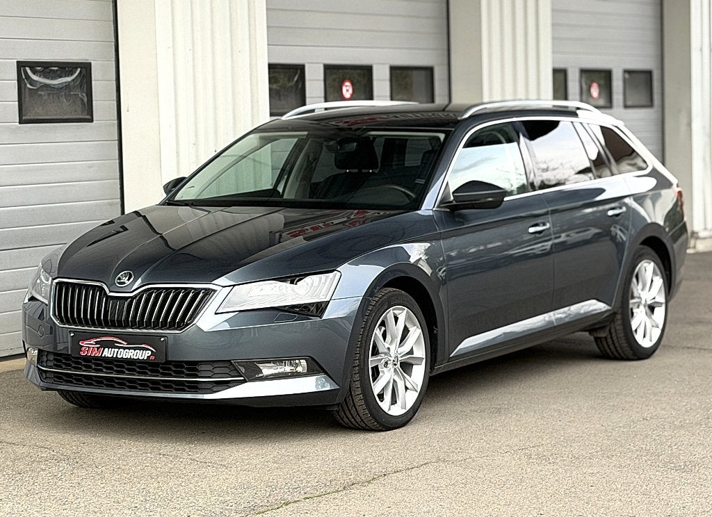 Skoda Superb 1.6 CR TDi/Automaat/Carplay/Led/Navi, Auto's, Automaat, 4 cilinders, Bedrijf, Grijs