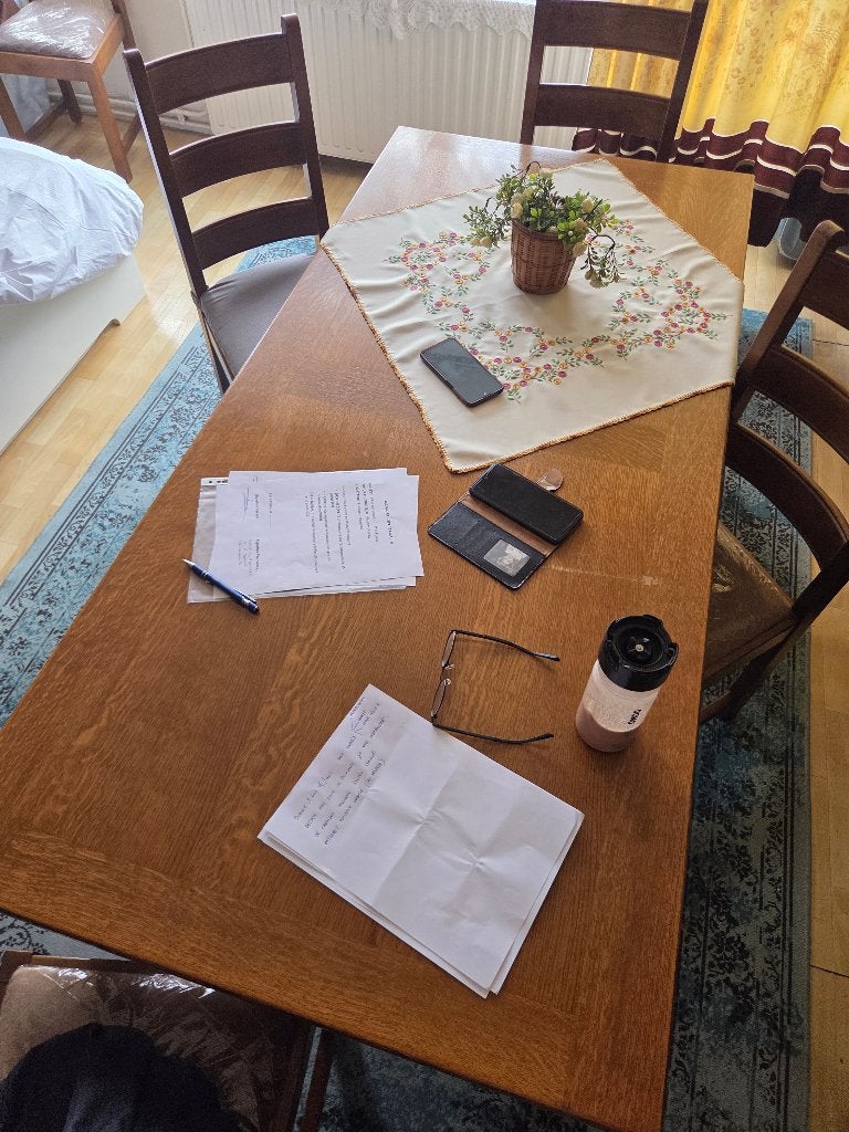 Tafel met 7 stoelen, Ophalen, Zo goed als nieuw, 6 tot 8 stoelen
