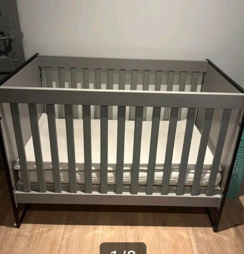 Babybed en Aerosleep Evolution matras + gratis hoeslakentjes, Enlèvement, Comme neuf
