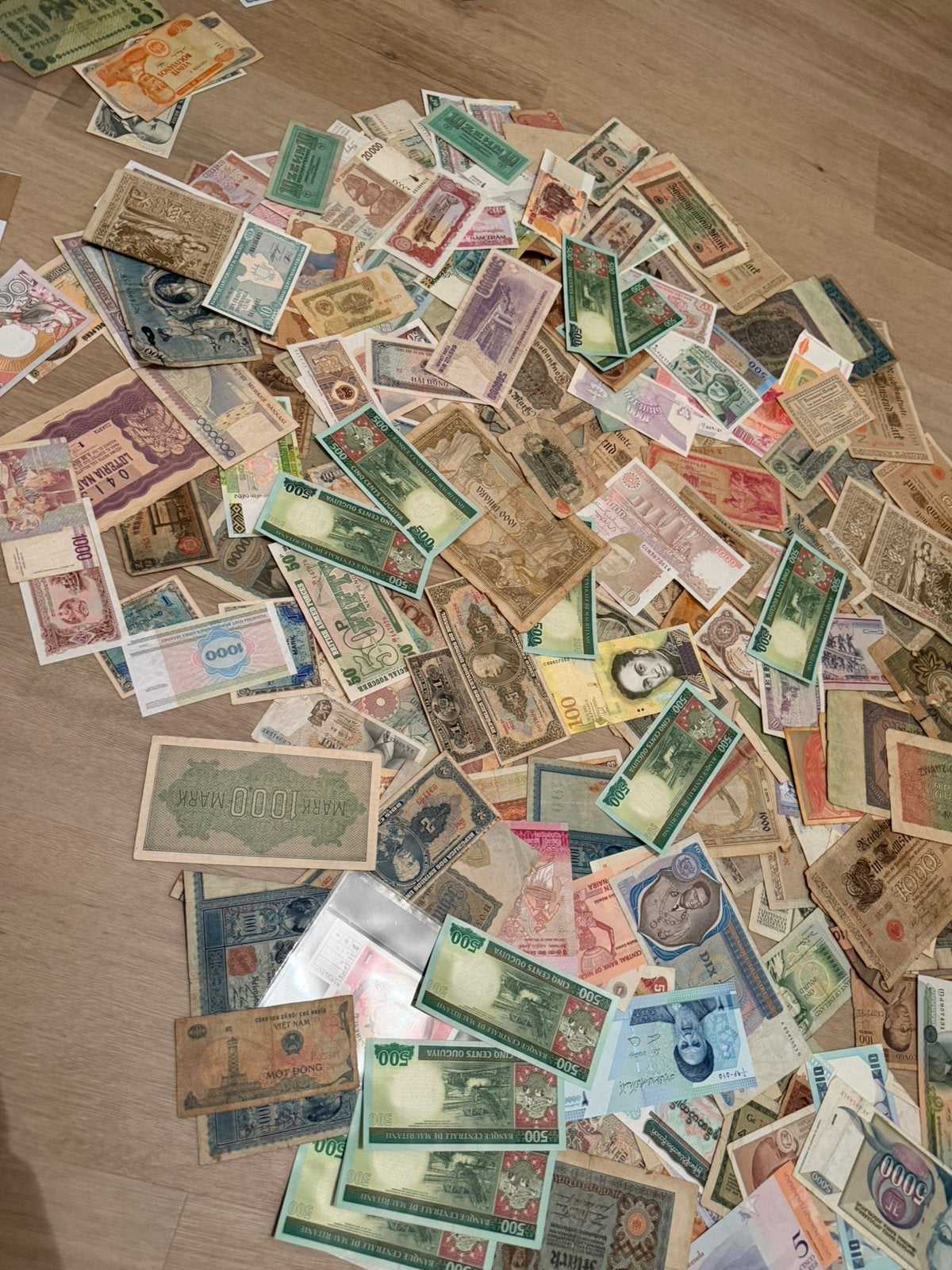 Grand lot de 240 billets !, Enlèvement ou Envoi