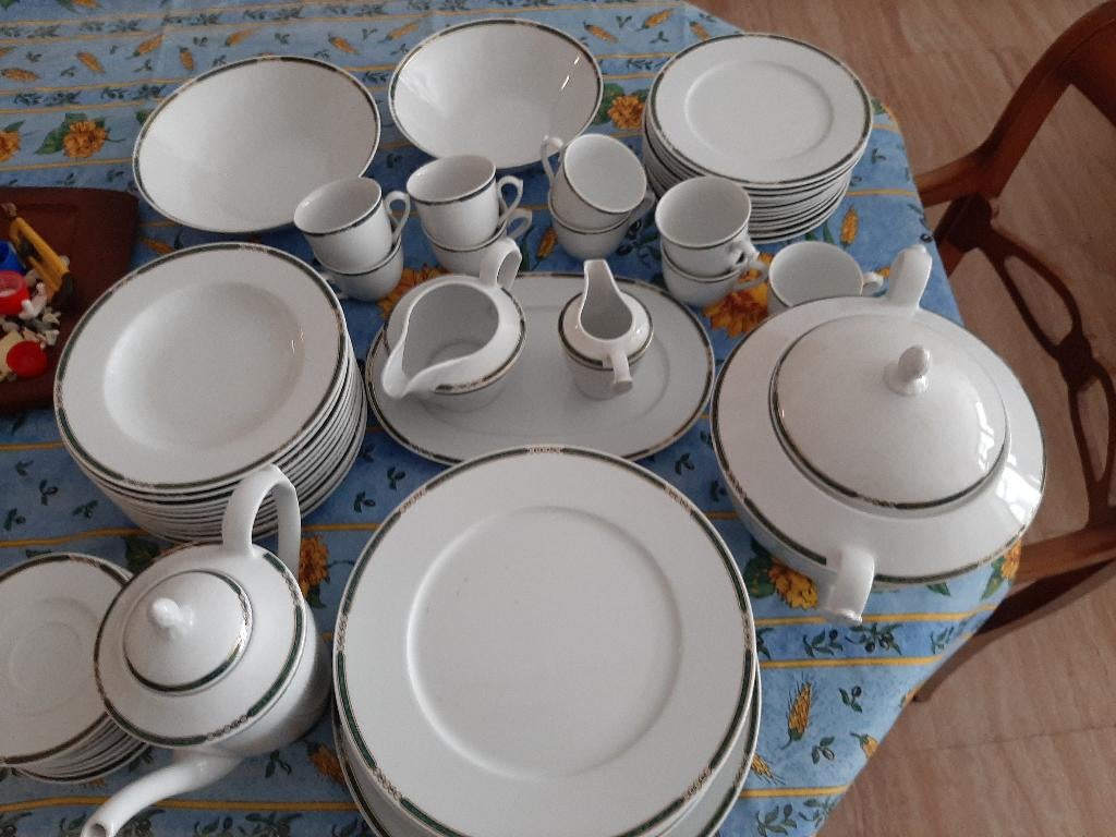 Vaisselle de 62 pièces, Enlèvement, Comme neuf, Service complet