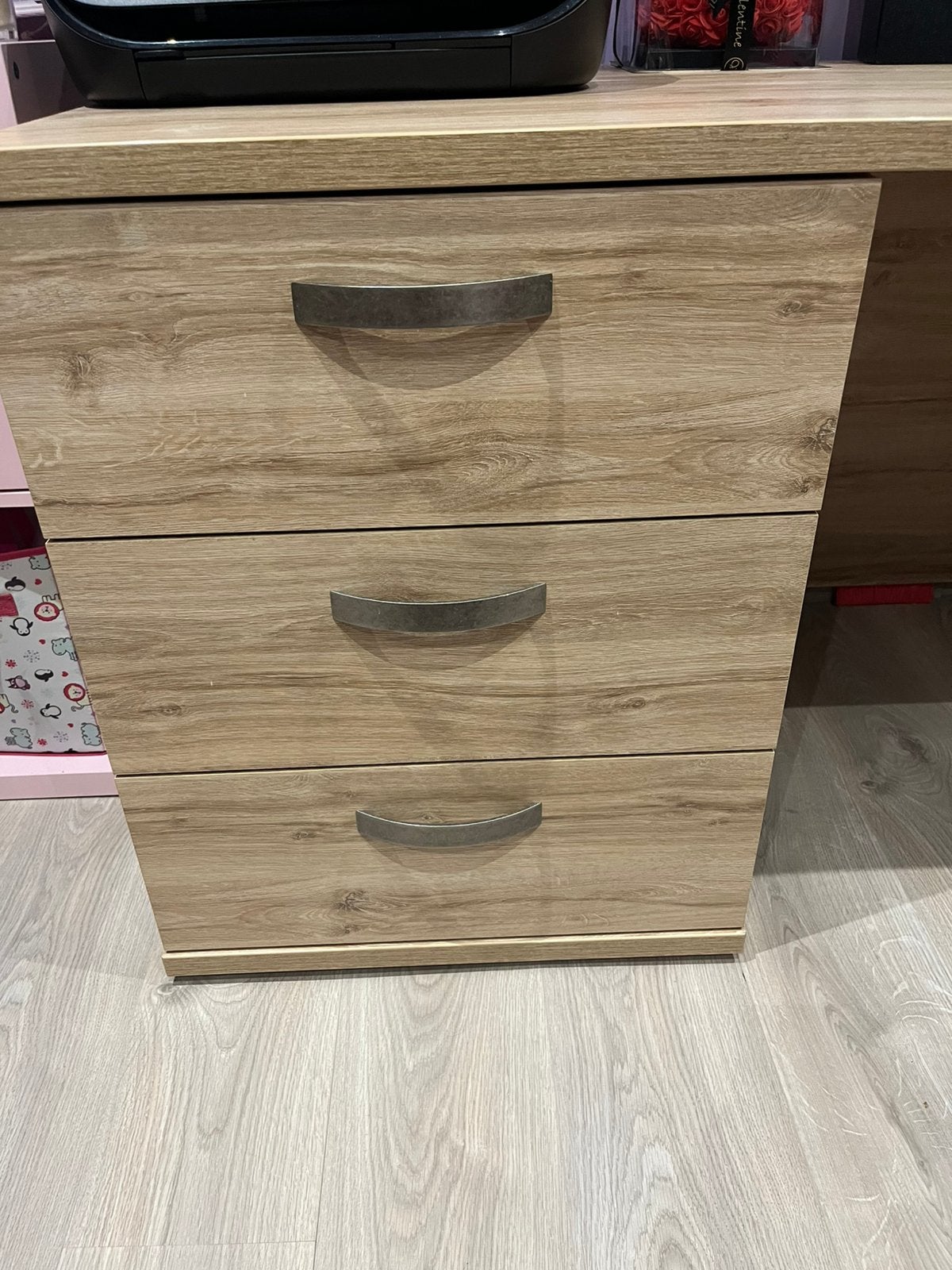 Bureau brun, Enlèvement, Comme neuf