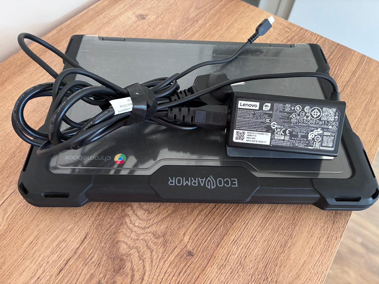 Lenovo 300e 4G Chromebook + beschermhoes, Computers en Software, Ophalen, Touchscreen, Zo goed als nieuw, Azerty