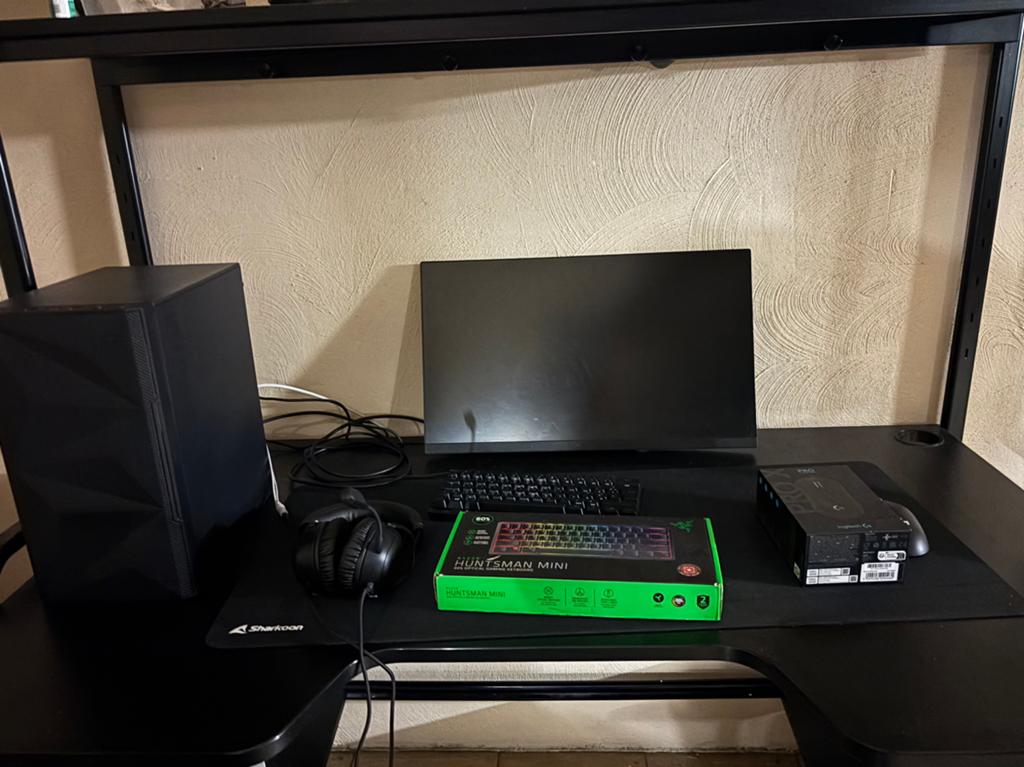 Gaming setup tekoop!, Muziek en Instrumenten, Keyboards, Ophalen, Zo goed als nieuw