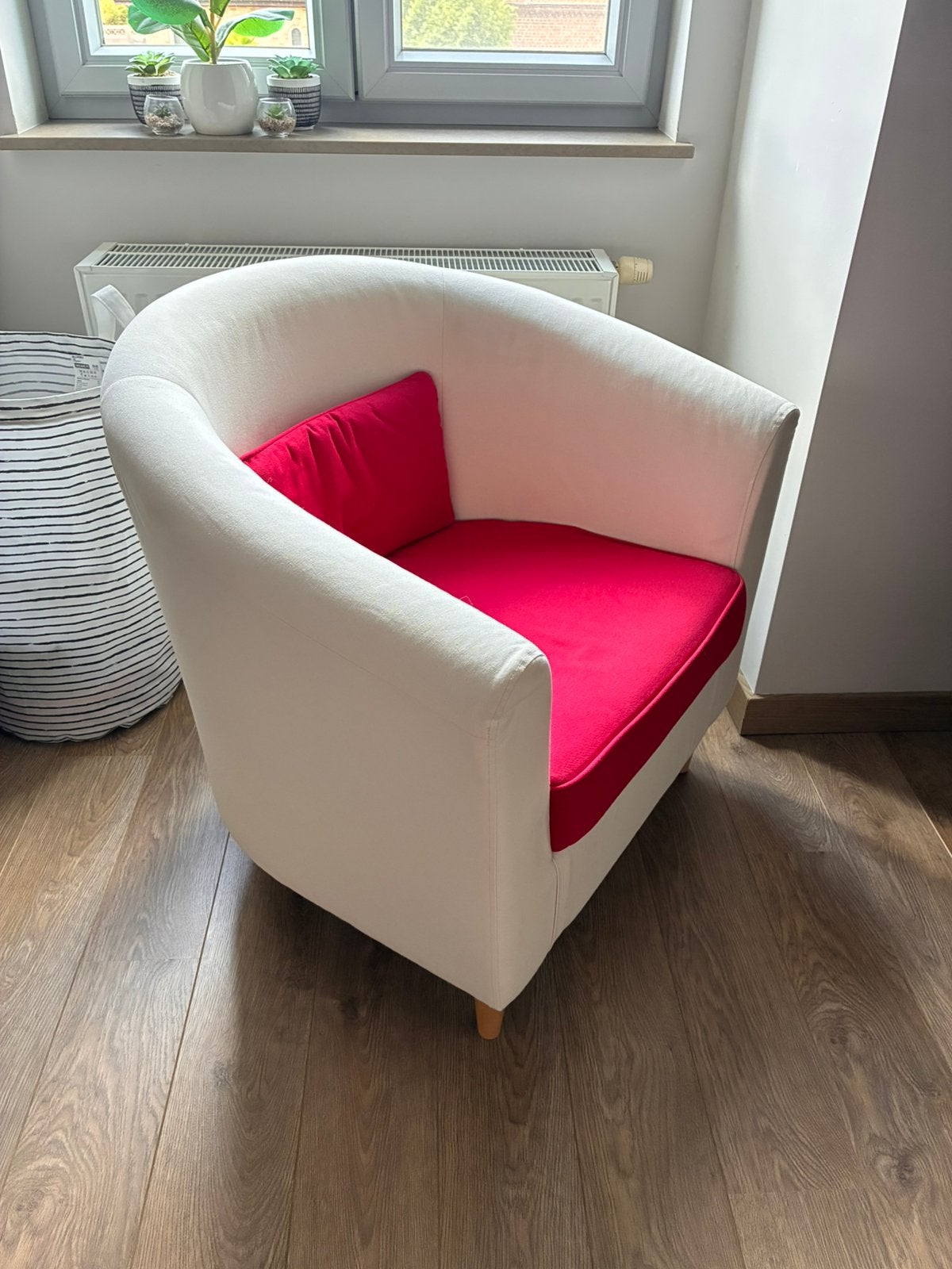 Fauteuil TULLSTA Ikea avec coussins rouges, 75 à 100 cm, Comme neuf, Enlèvement, 75 à 100 cm