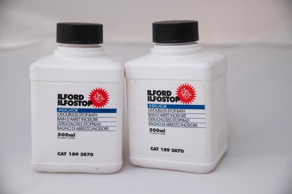 Ilford Ilfostop 2 x 500 CC, TV, Hi-fi & Vidéo, Photo | Matériel chambre noire, Neuf, Studio HEYDAY, Accessoires pour chambre noire